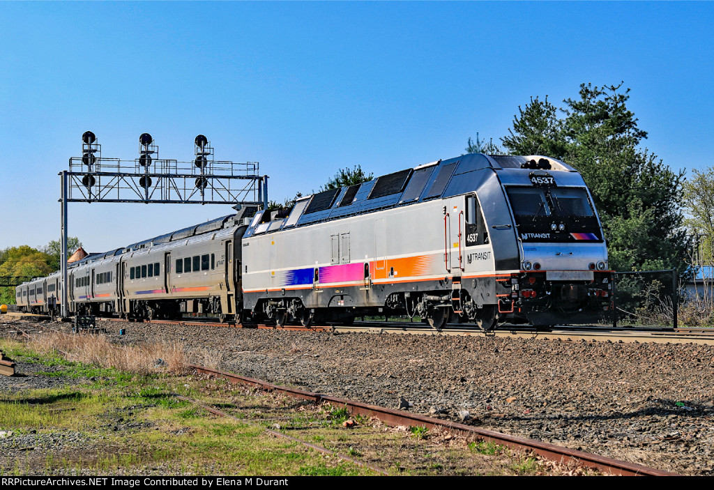 NJT 4537 on Train 1109